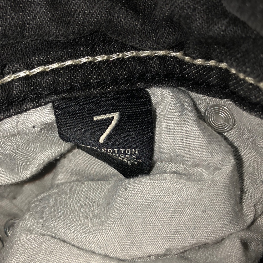👖Almost Famous Ripped Jeans👖 - Picture 5 of 6